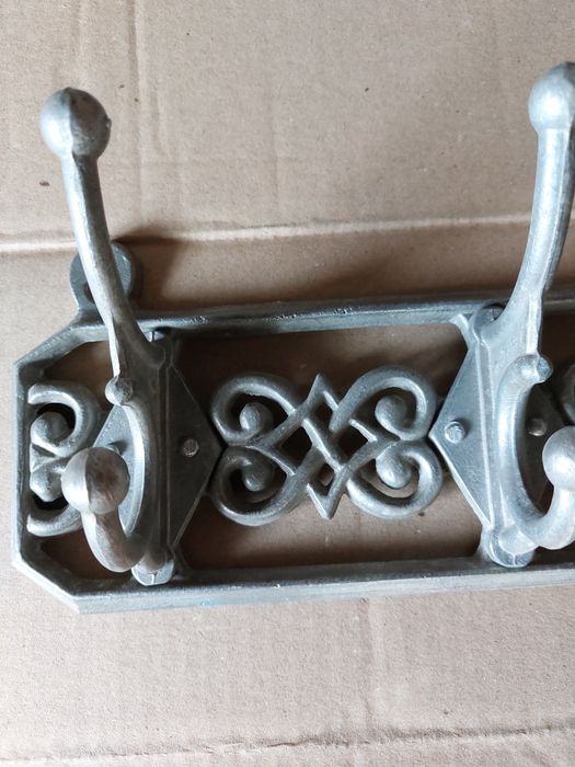 Продам алюминиеваю статуэтку петуха