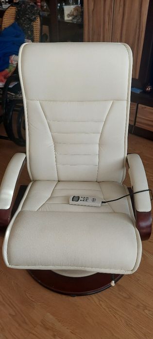 Rozkładany fotel masujący
