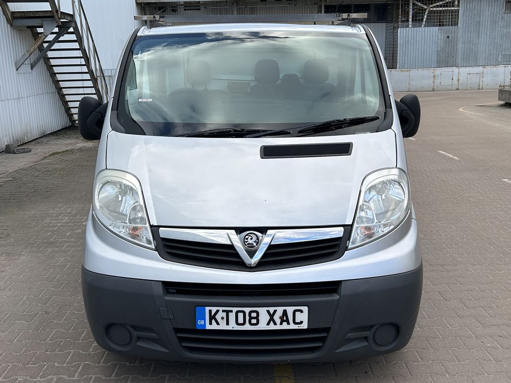 Opel Vivaro 2008 2л дизель праве кермо в Україні