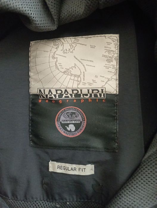 анорак напапірі в хорошому стані