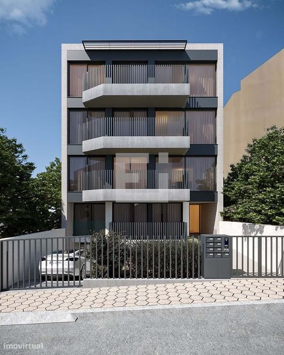 Apartamento T2 com Terraço e Garagem em Condomínio Fechado Conforto, Q