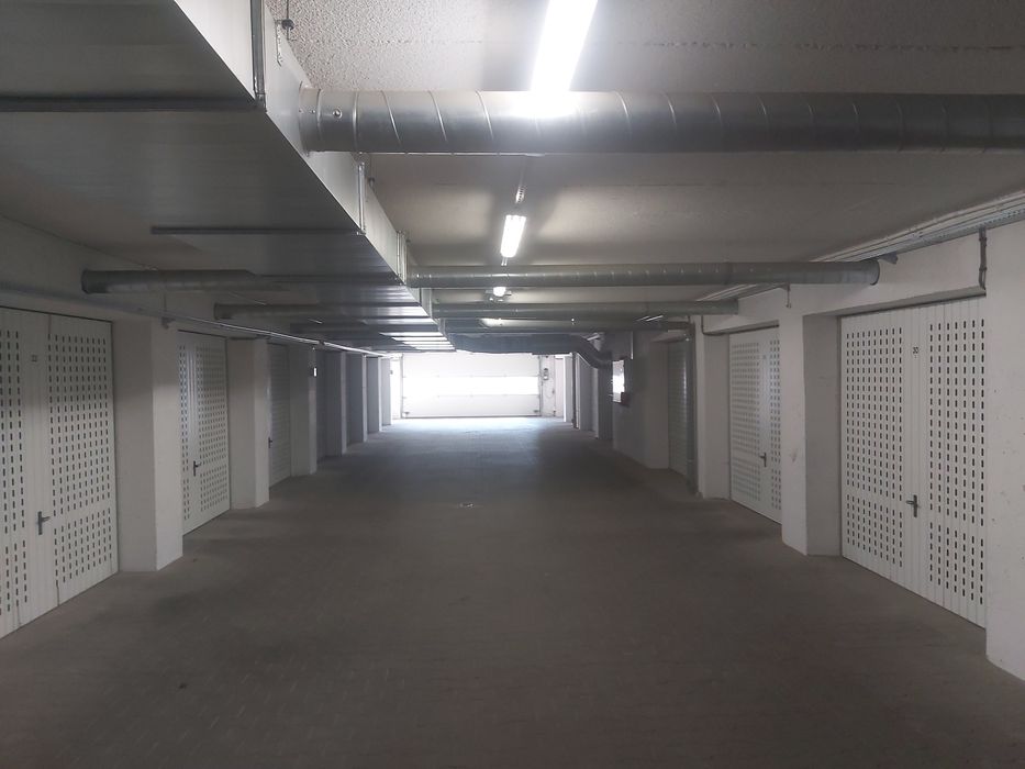 Sprzedam garaz w super lokalizacji wraz z najemcą lub bez.