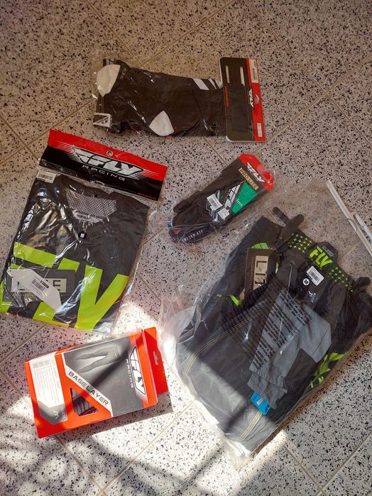 Equipamento Fly Racing NOVO Calças, Camisola e Luvas Grátis!