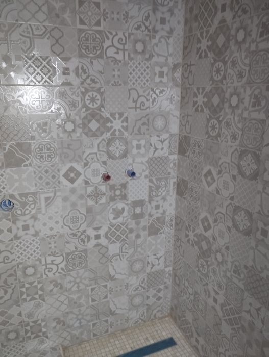 Строитель плиточник