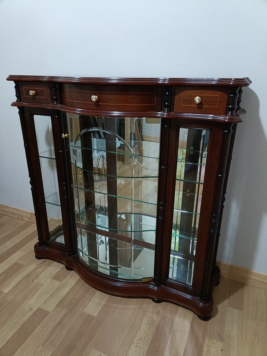 Vitrine em mogno