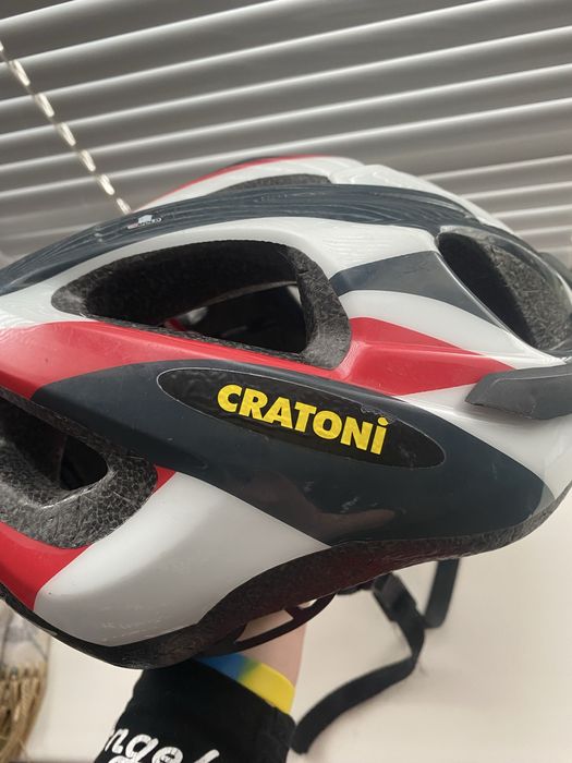 Продам велошолом