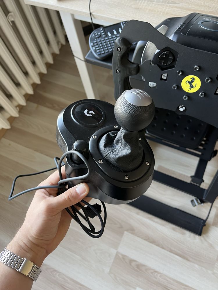 Ligitech g920, shifter, Next Level Racing, PXN CB1, monitor AOC 240hz