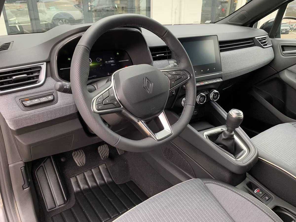 Wynajem samochodu Renault Clio z Instalacją LPG