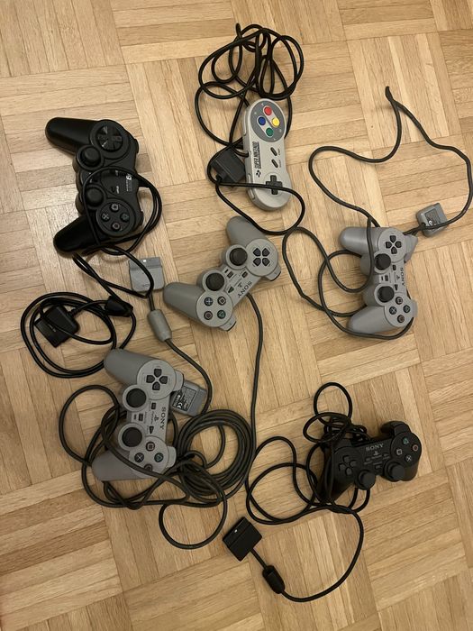 Zestaw Kolekcja pad Playstation PSX ps2 Nintendo