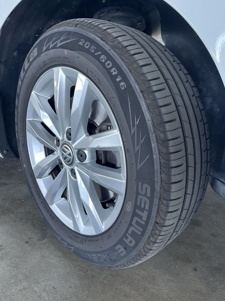 VW Touran Nacional 7 Lugares, Muito Estimada