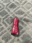Nowy lakier do paznokci Essence the gel