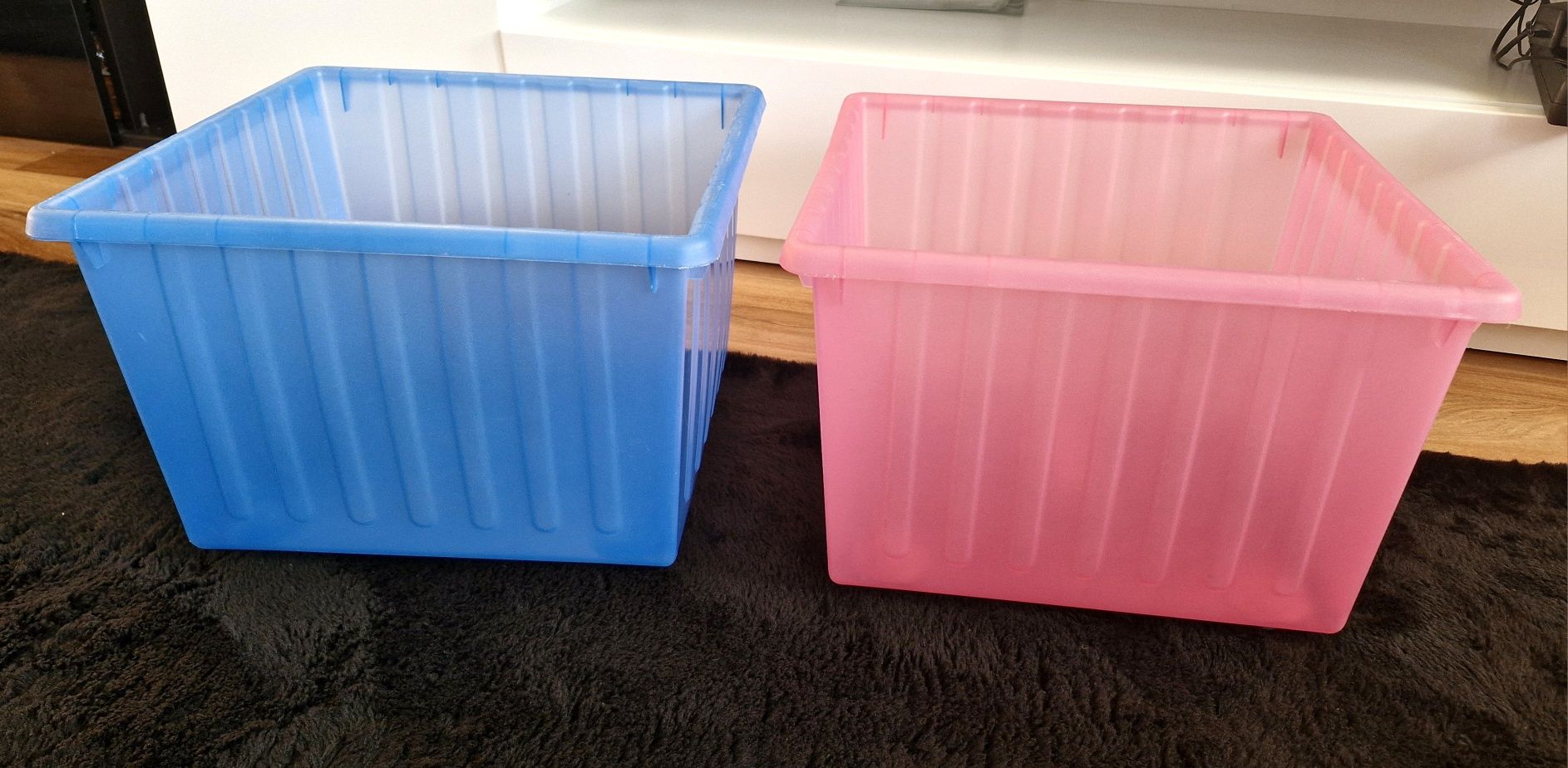 Pudła na ķółkach ikea vessla