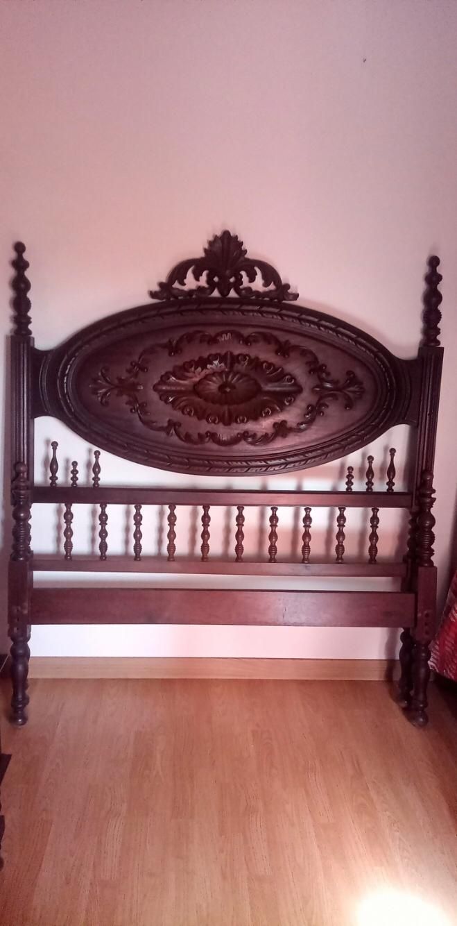 Quarto completo em madeira