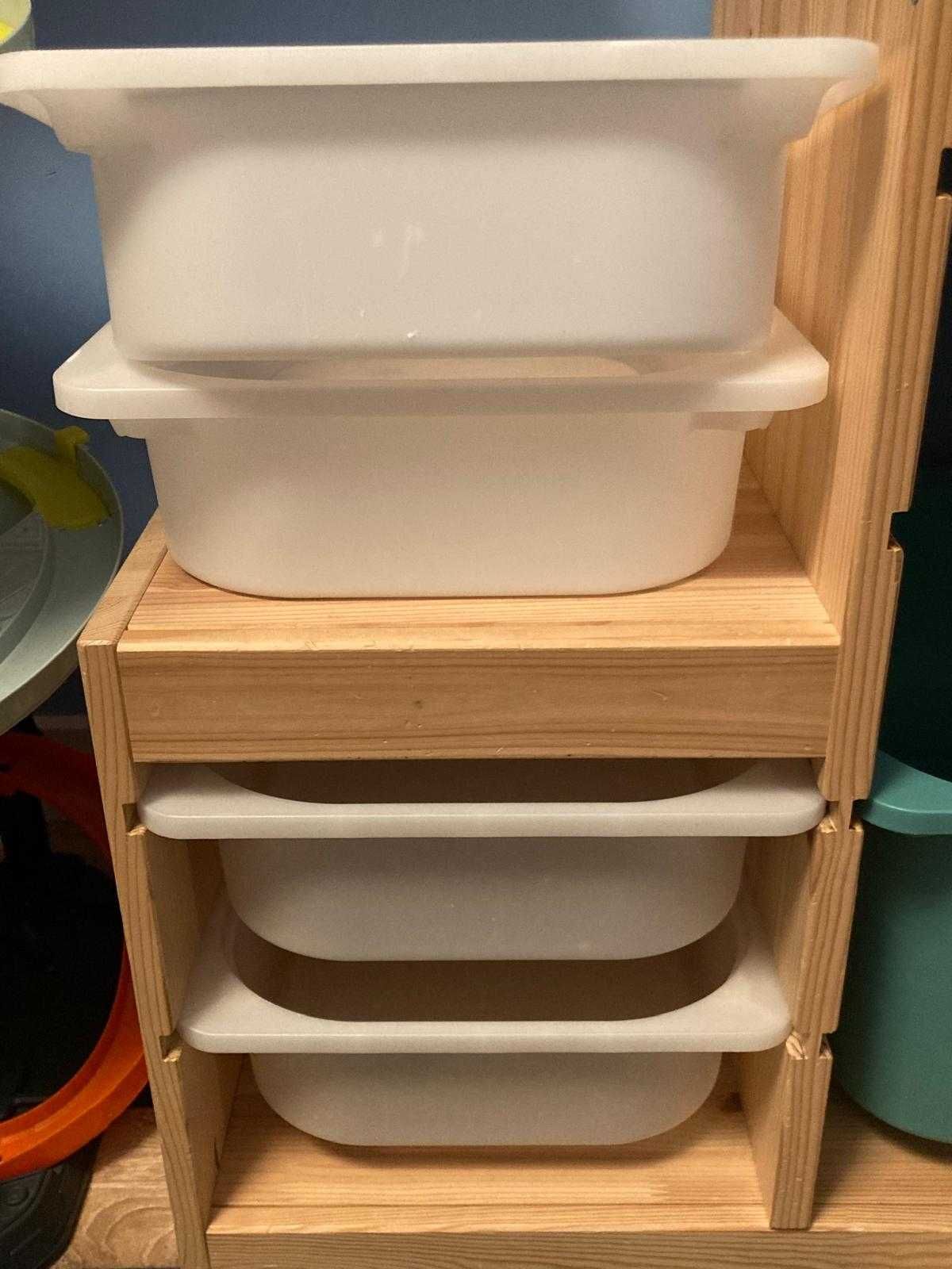 Regał Trofast Ikea z pojemnikami