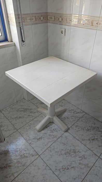 Mesa plástico branca