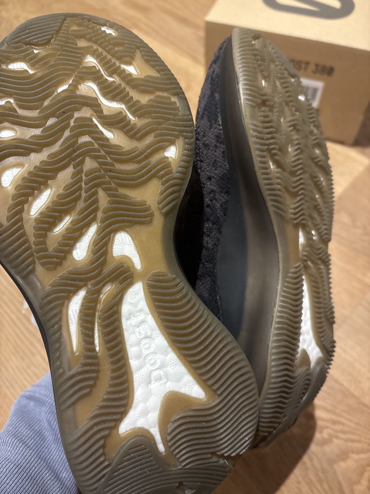 Nowe Adidas Yeezy 380 boost r. 37 1/3