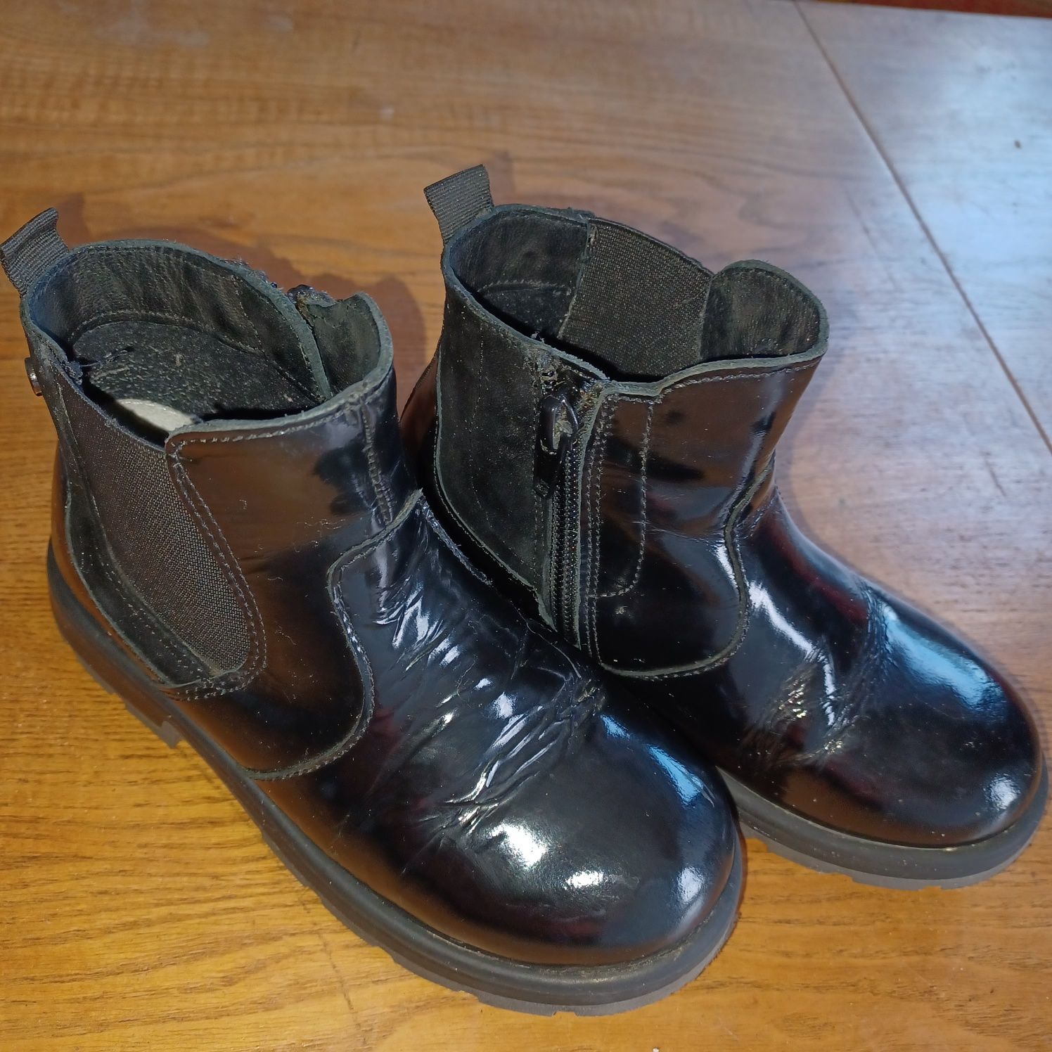 Botki lakierowane lasocki r. 28