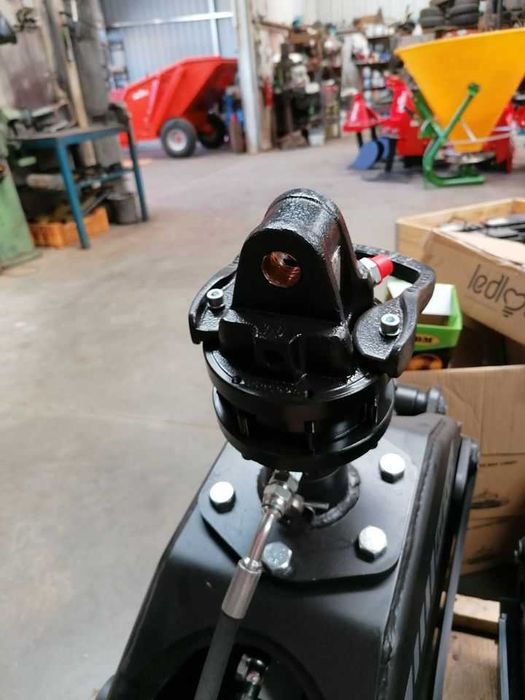 Pinça Hidráulica Nova para Toros de Madeira / Pedra