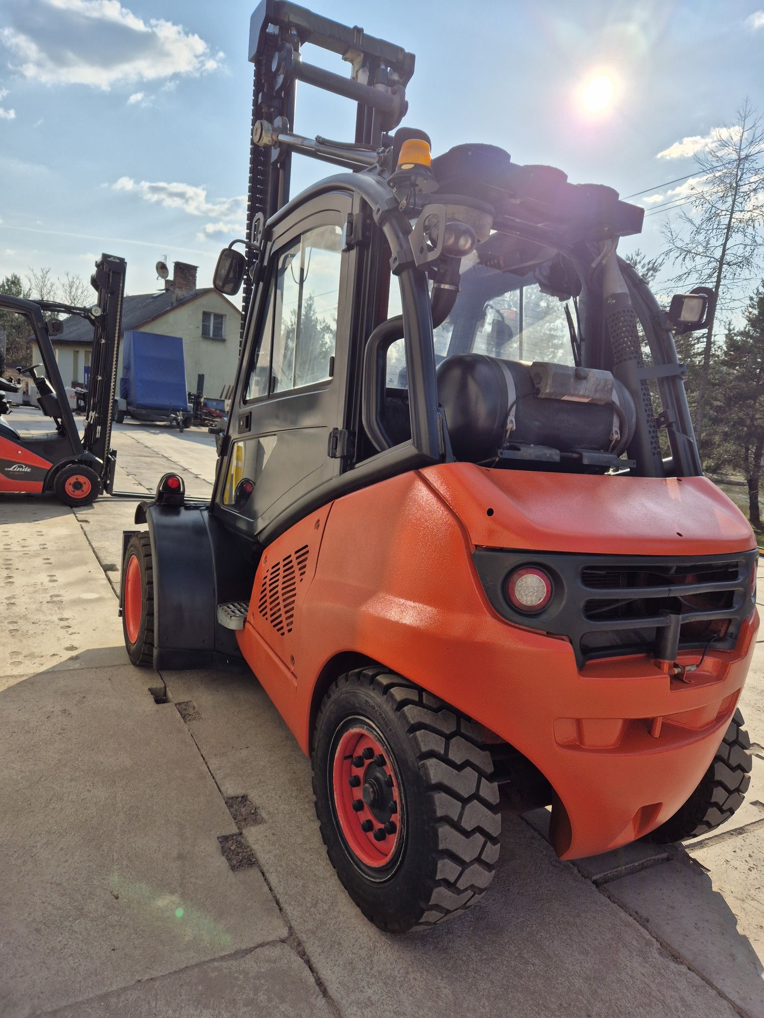 Rezerwacja Wózek widłowy Gazowy Linde H40T-01 pełna kabina Udźwig 4ton