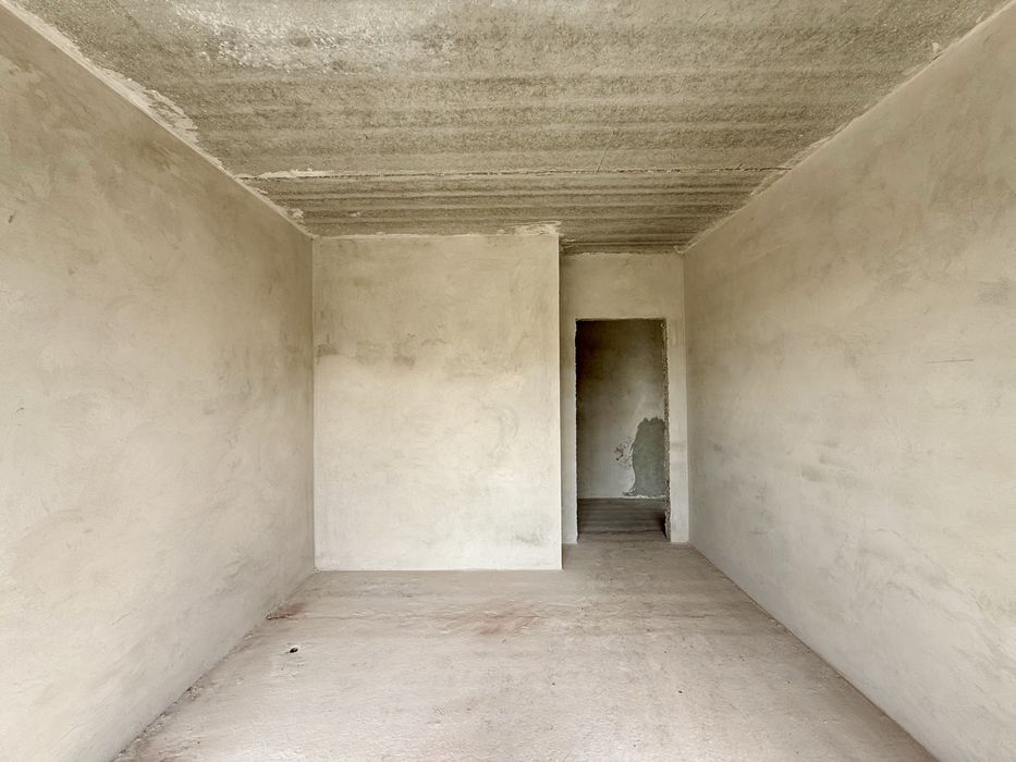 Зданий таунхаус з гаражем та міськими комунікаціями поруч озера!