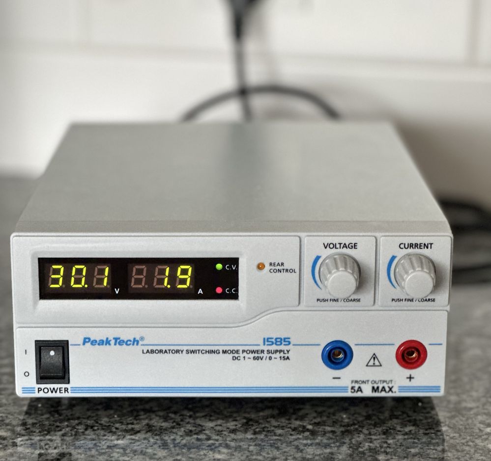 Zasilacz laboratoryjny USB 60V 15A PeakTech 1585