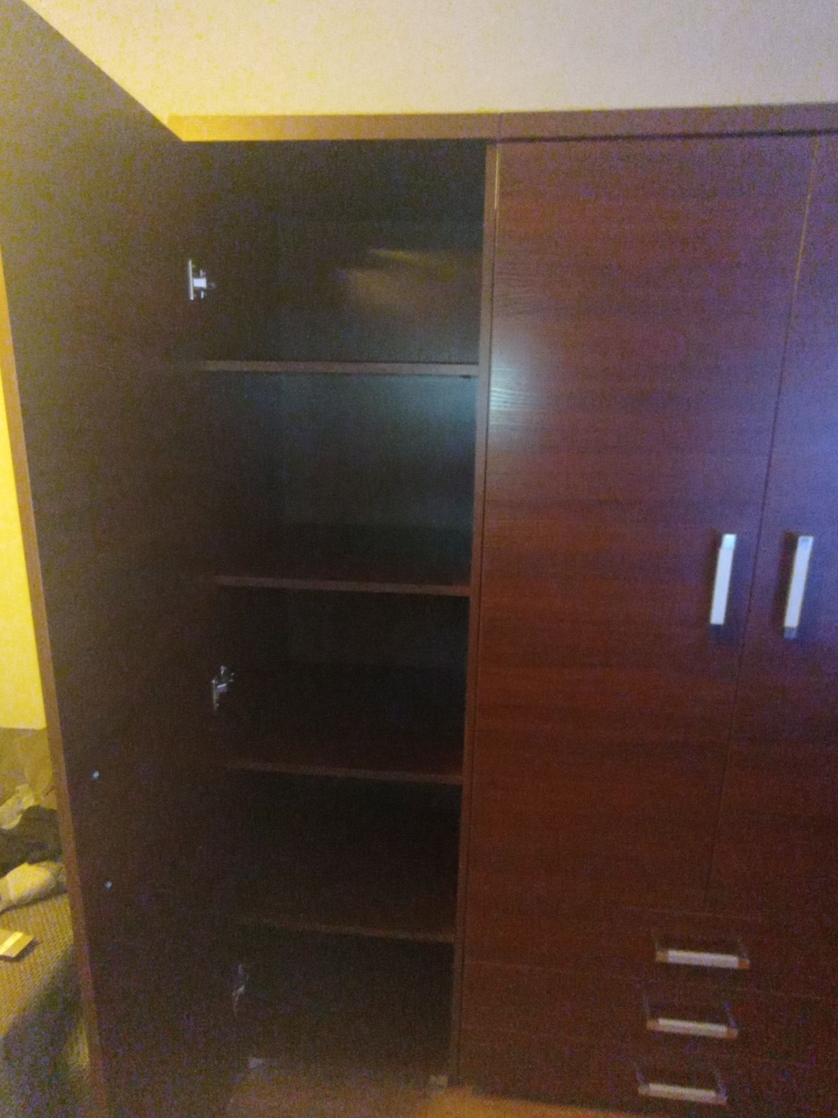 Szafa kolor (orzech) szybka sprzedaż