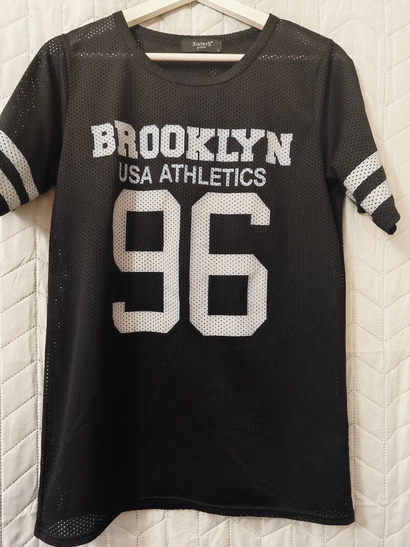 Czarny siatkowany T-shirt