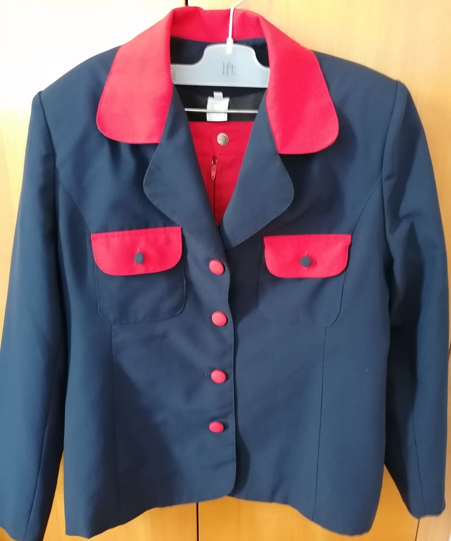 Conjunto ( saia + casaco) tam 38