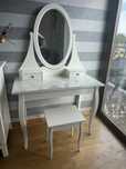 Toaletka biała HEMNES + taboret