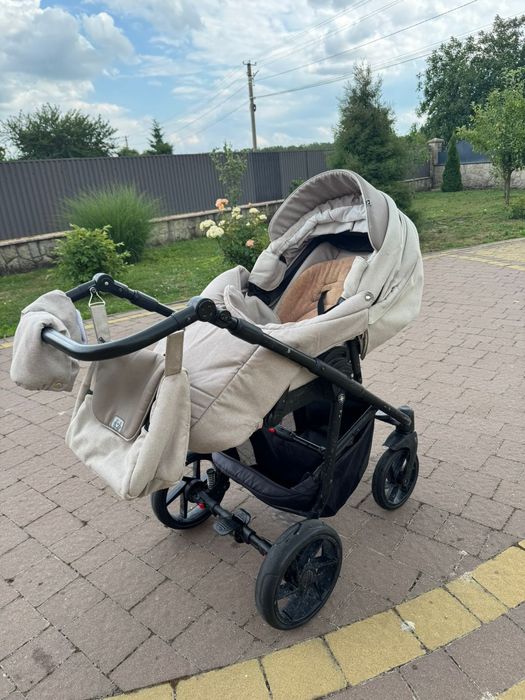 Дитяча коляска 2 в 1 в хорошому стані