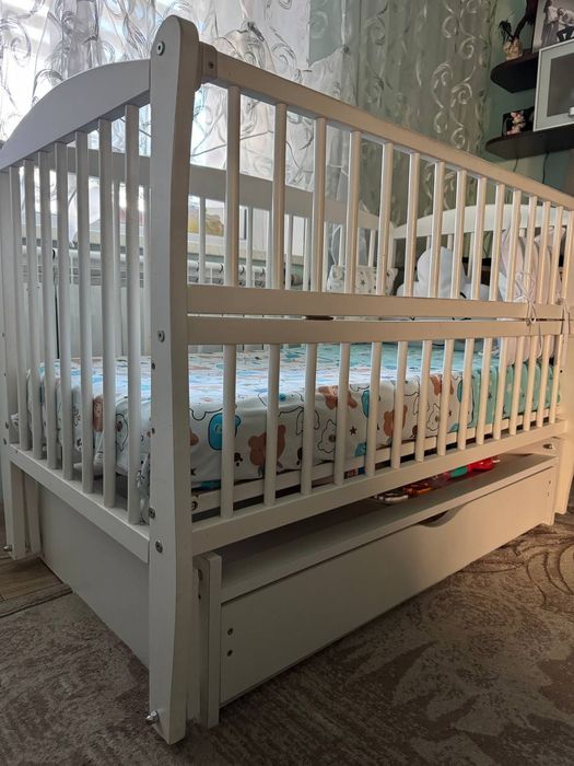 Продам дитяче ліжечко з матрацом