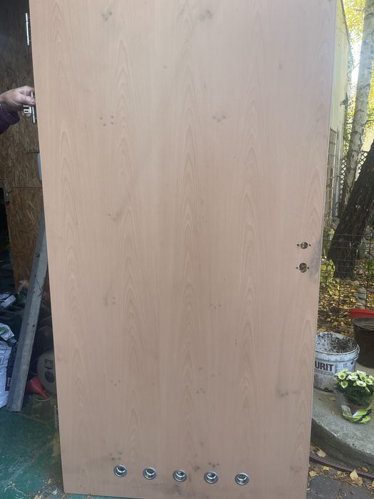 Drzwi drewniane z ościeżnicą stalową