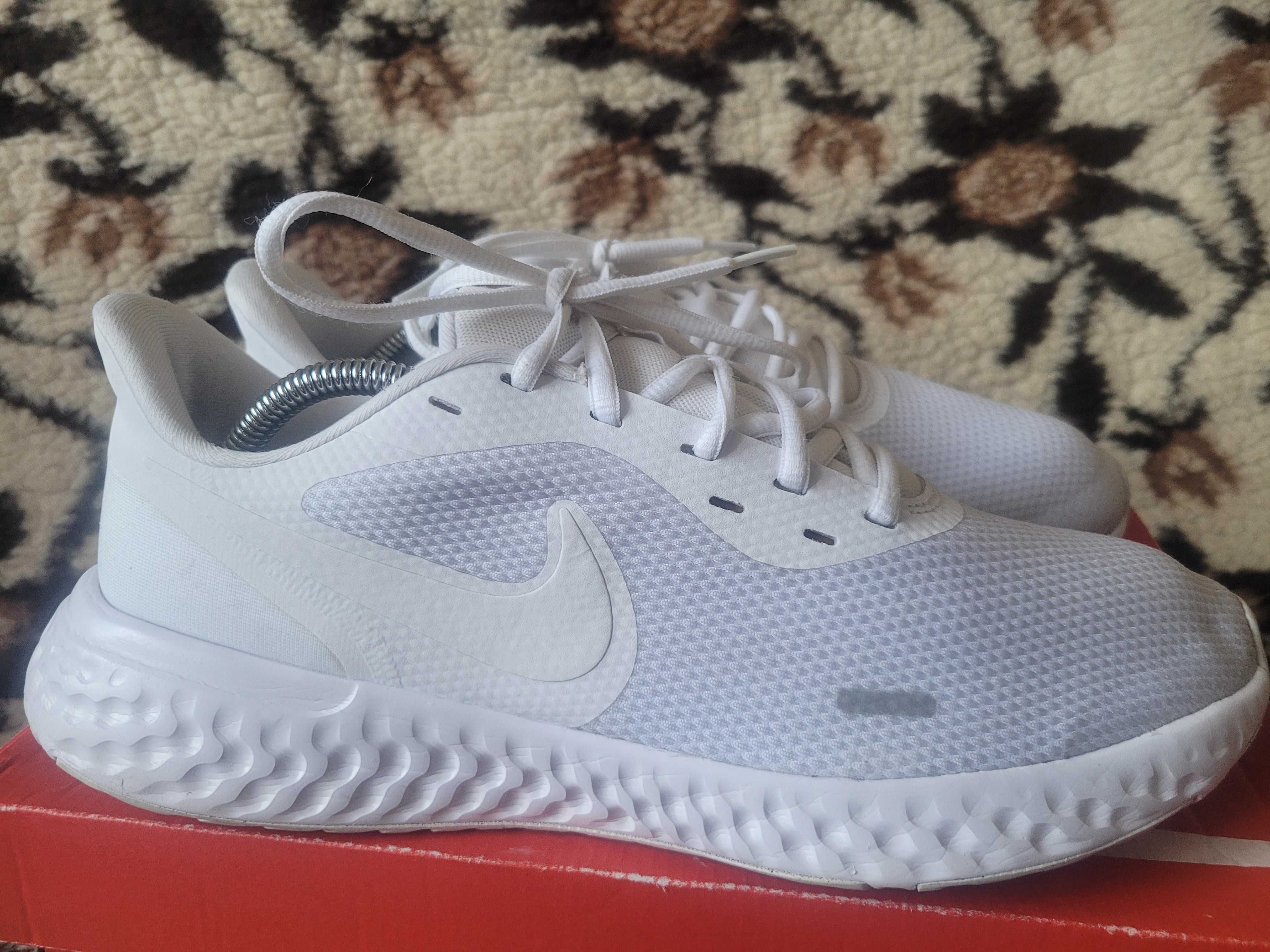 Mega sport lekkie buty do biegania Nike Revolution 5 r.45 świetny stan