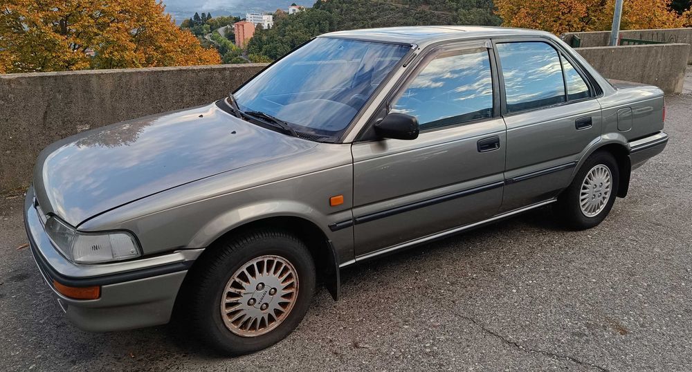 Toyota Corolla XL (1991), com reduzida quilometragem