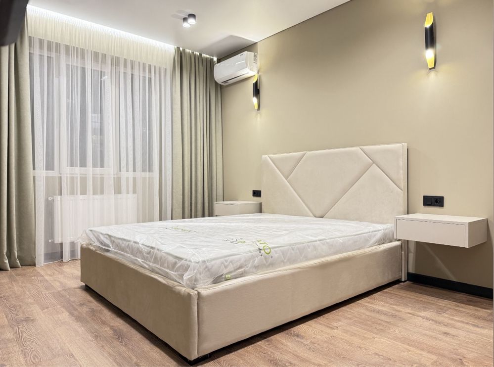 1-кімнатна в ЖК ( На Щасливому ) Нова. Середній 4 поверх. Ключі в АН.