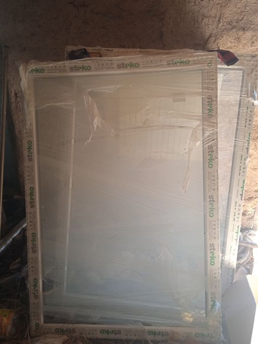 Продається вікно стеко