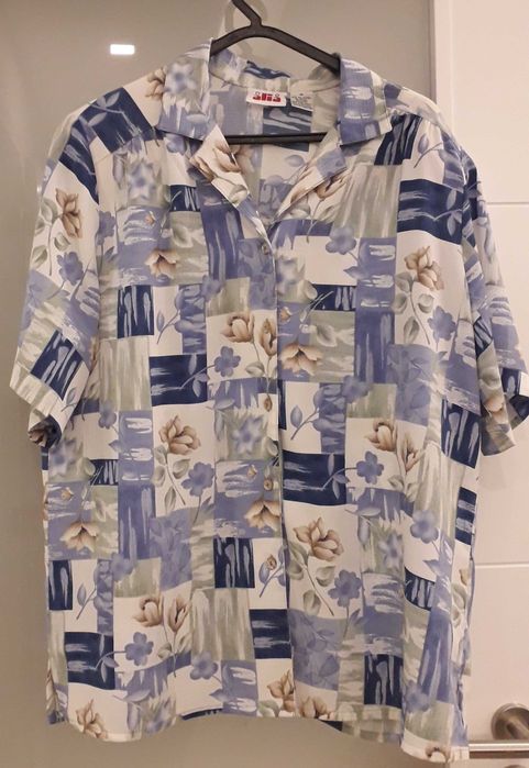 Camisa de verão, com padrão assimétrico