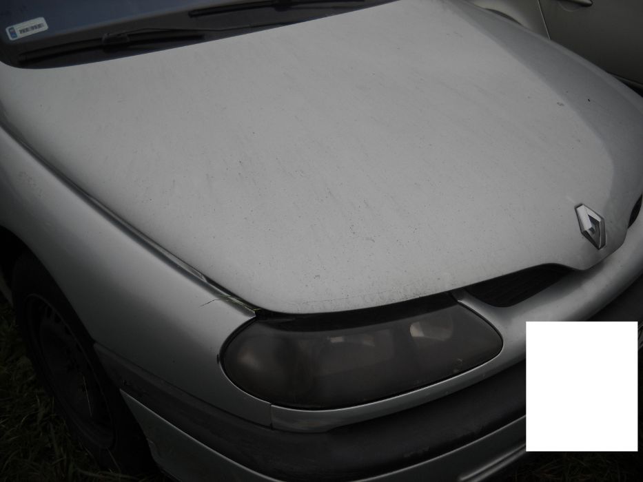 Renault Laguna 1 po lifcie kolor błękitny metalik na części 1.6benzyna