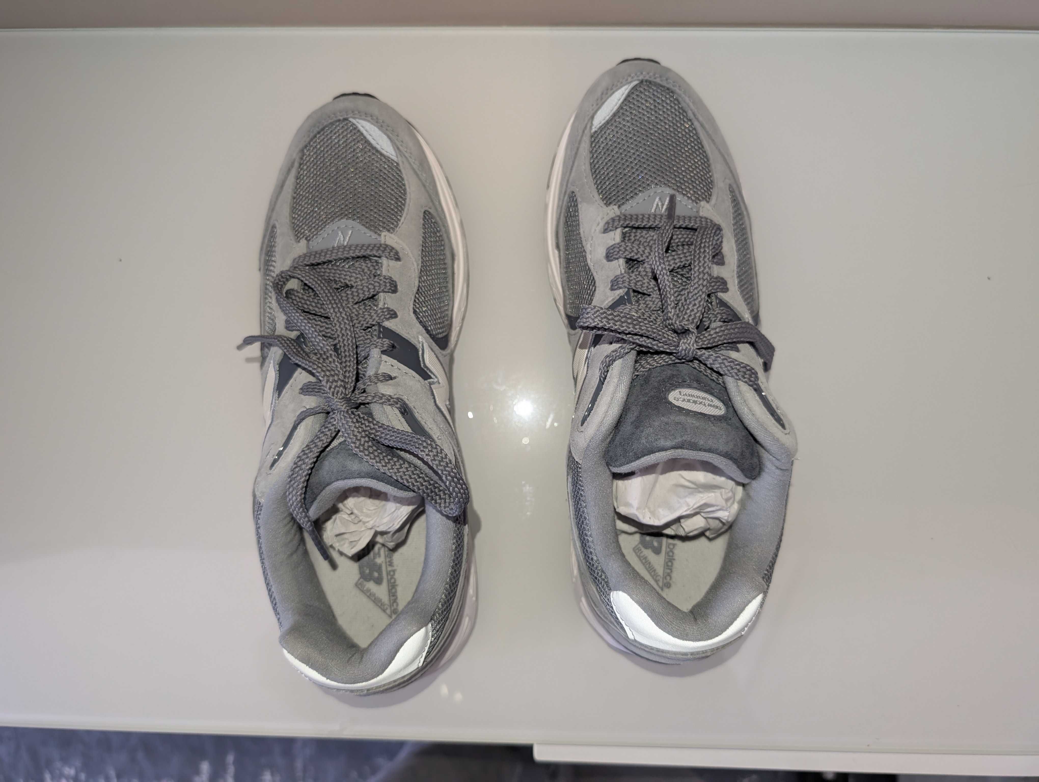 New Balance 2002R unisex