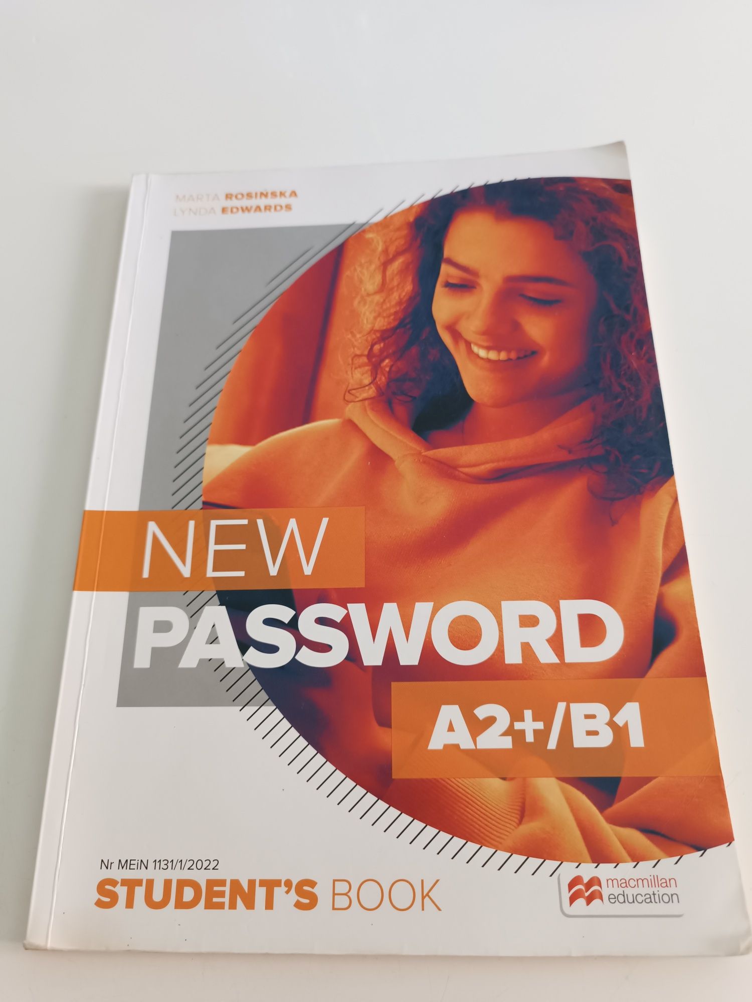 New Password A2+/ B1 Podręcznik