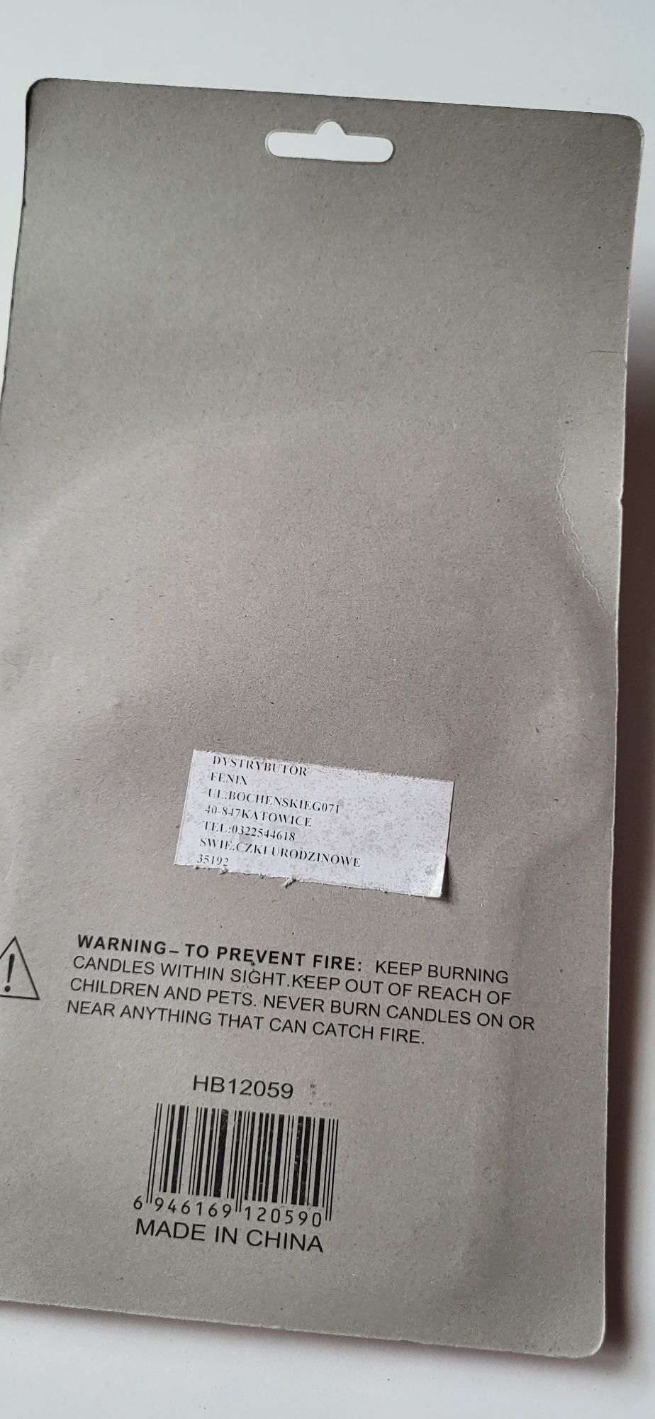 Nowe świeczki urodzinowe z podkładkami plastikowymi i napisem