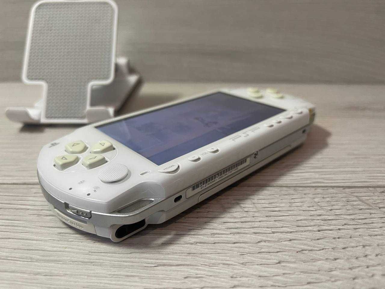 PSP Sony - біла 32GB +40 Ігор PlayStation Portable