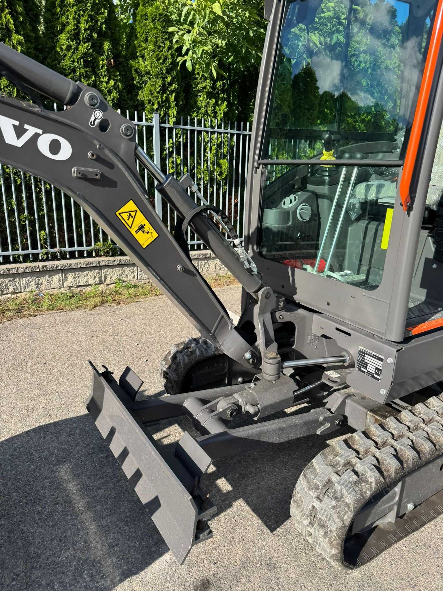 Minikoparka VOLVO EC18E ! 3 Łyżki + Szybkozłącze mechaniczne i inne !
