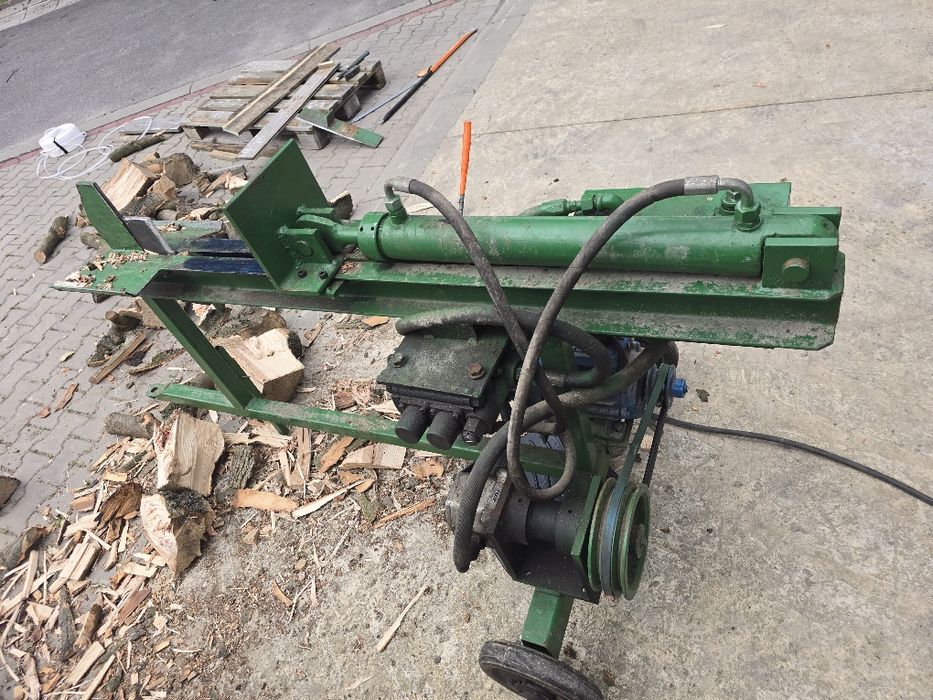 Łuparka rębak drewna  20 Ton hydrauliczna  380V 4000W