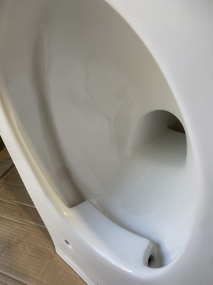 Miska WC toaleta wisząca bez kołnierza Vigour ONE