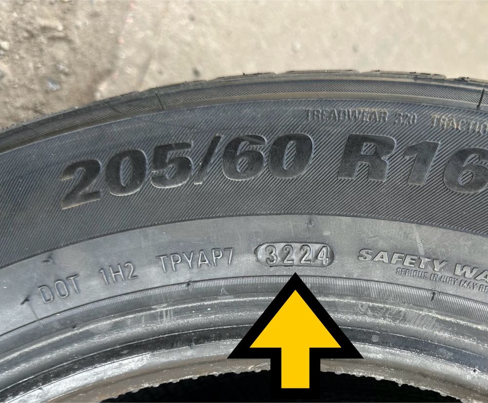 205/60R16 92V Kumho Ecsta PS71