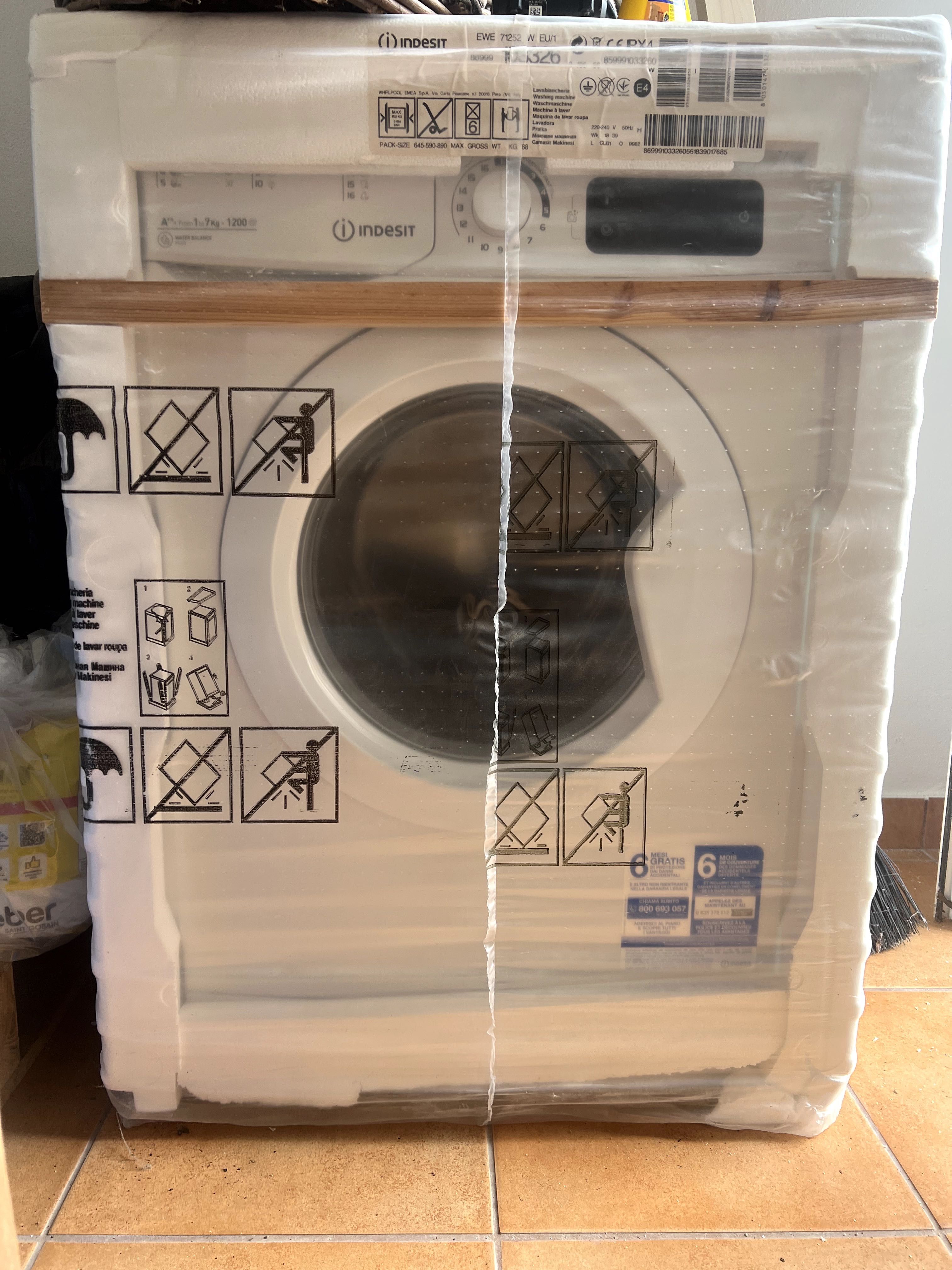 Máquina de Lavar Roupa Indesit de 1 a 7 Kg | 1200 RPM | E | Branco.