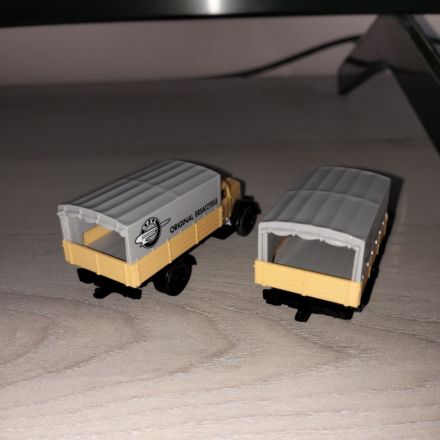 Wywrotki oraz Opel Blitz skala H0 1:87