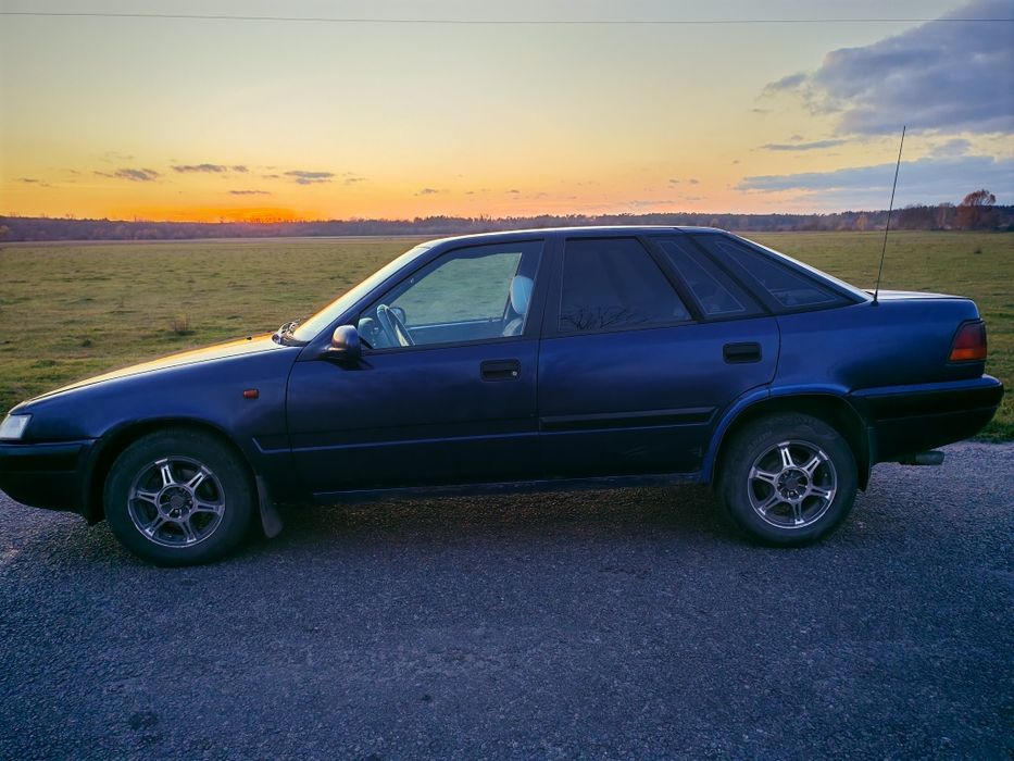 Автомобіль Daewoo Espero