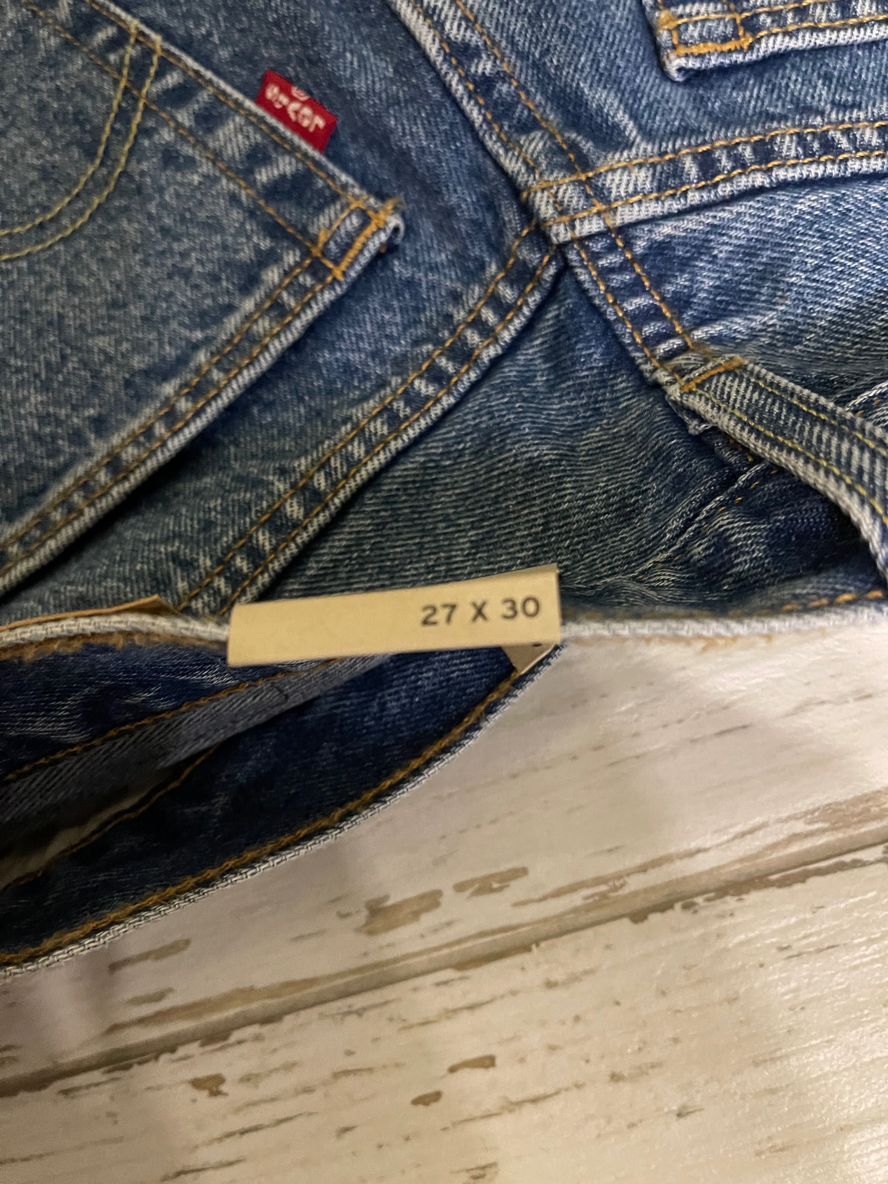 Levi’s джинсы модель 501 размер 27 прямые на пуговицах